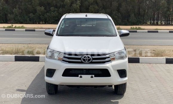 Ra Imported Toyota Hilux funfun Ọkọ̀ in Import - Dubai ni Ashanti Ra Imported Toyota Hilux funfun Ọkọ̀ in Import - Dubai ni Ashanti