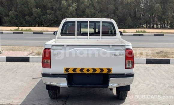 Ra Imported Toyota Hilux funfun Ọkọ̀ in Import - Dubai ni Ashanti Ra Imported Toyota Hilux funfun Ọkọ̀ in Import - Dubai ni Ashanti