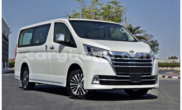 Ra Imported Toyota Granvia funfun Ọkọ̀ in Import - Dubai ni Ashanti Ra Imported Toyota Granvia funfun Ọkọ̀ in Import - Dubai ni Ashanti