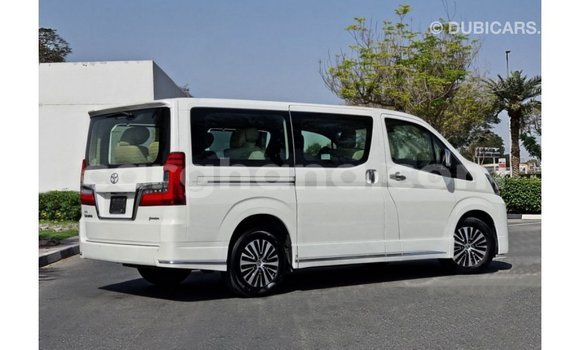 Ra Imported Toyota Granvia funfun Ọkọ̀ in Import - Dubai ni Ashanti Ra Imported Toyota Granvia funfun Ọkọ̀ in Import - Dubai ni Ashanti