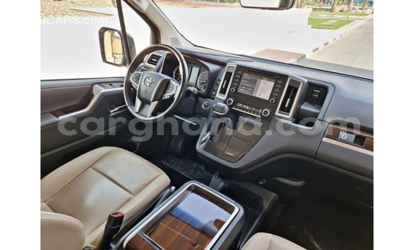 Ra Imported Toyota Granvia funfun Ọkọ̀ in Import - Dubai ni Ashanti Ra Imported Toyota Granvia funfun Ọkọ̀ in Import - Dubai ni Ashanti