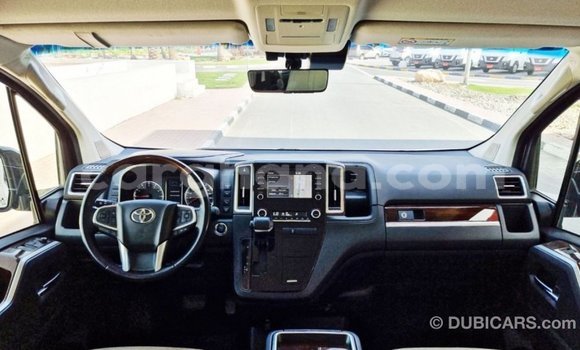 Ra Imported Toyota Granvia funfun Ọkọ̀ in Import - Dubai ni Ashanti Ra Imported Toyota Granvia funfun Ọkọ̀ in Import - Dubai ni Ashanti