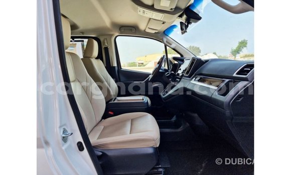 Ra Imported Toyota Granvia funfun Ọkọ̀ in Import - Dubai ni Ashanti Ra Imported Toyota Granvia funfun Ọkọ̀ in Import - Dubai ni Ashanti