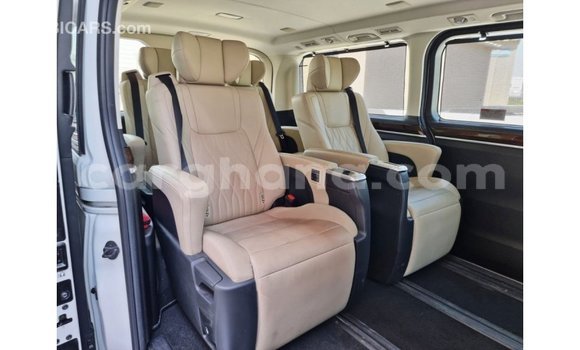 Ra Imported Toyota Granvia funfun Ọkọ̀ in Import - Dubai ni Ashanti Ra Imported Toyota Granvia funfun Ọkọ̀ in Import - Dubai ni Ashanti