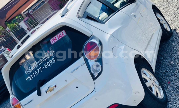 Ra Àlòkù Chevrolet Spark funfun Ọkọ̀ in Tema ni Greater Accra Ra Àlòkù Chevrolet Spark funfun Ọkọ̀ in Tema ni Greater Accra