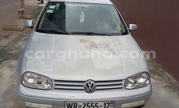 Sayi Na hannu Volkswagen Golf White Mota in Pru a Brong-Ahafo