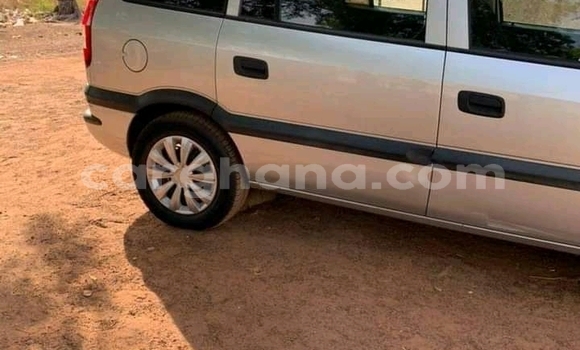 Sayi Na hannu Opel Zafira Azurfa Mota in Accra a Greater Accra Sayi Na hannu Opel Zafira Azurfa Mota in Accra a Greater Accra
