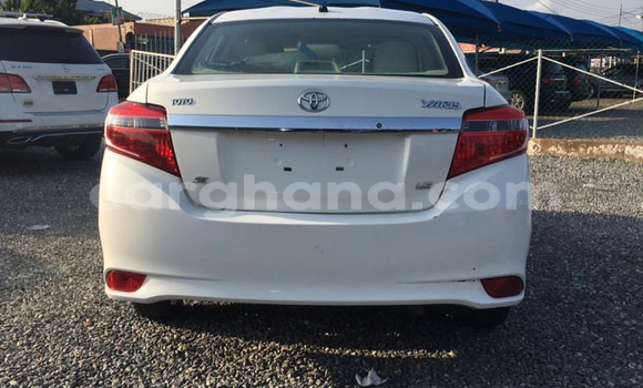 Sayi Na hannu Toyota Yaris White Mota in Tema a Greater Accra Sayi Na hannu Toyota Yaris White Mota in Tema a Greater Accra