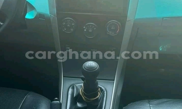 Sayi Na hannu Toyota Corolla White Mota in Accra a Greater Accra Sayi Na hannu Toyota Corolla White Mota in Accra a Greater Accra
