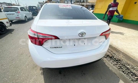Sayi Na hannu Toyota Corolla White Mota in Accra a Greater Accra Sayi Na hannu Toyota Corolla White Mota in Accra a Greater Accra