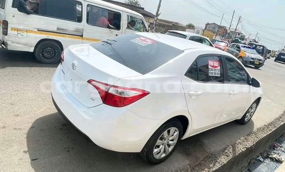 Sayi Na hannu Toyota Corolla White Mota in Accra a Greater Accra Sayi Na hannu Toyota Corolla White Mota in Accra a Greater Accra