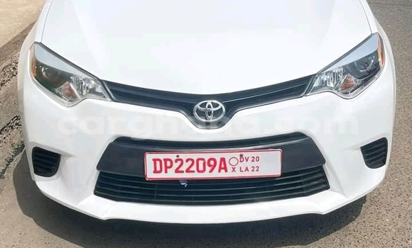 Sayi Na hannu Toyota Corolla White Mota in Accra a Greater Accra Sayi Na hannu Toyota Corolla White Mota in Accra a Greater Accra