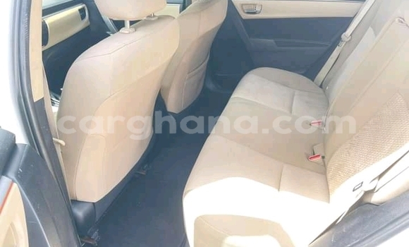 Sayi Na hannu Toyota Corolla White Mota in Accra a Greater Accra Sayi Na hannu Toyota Corolla White Mota in Accra a Greater Accra