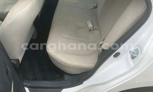Ra Àlòkù Toyota Belta funfun Ọkọ̀ in Accra ni Greater Accra Ra Àlòkù Toyota Belta funfun Ọkọ̀ in Accra ni Greater Accra