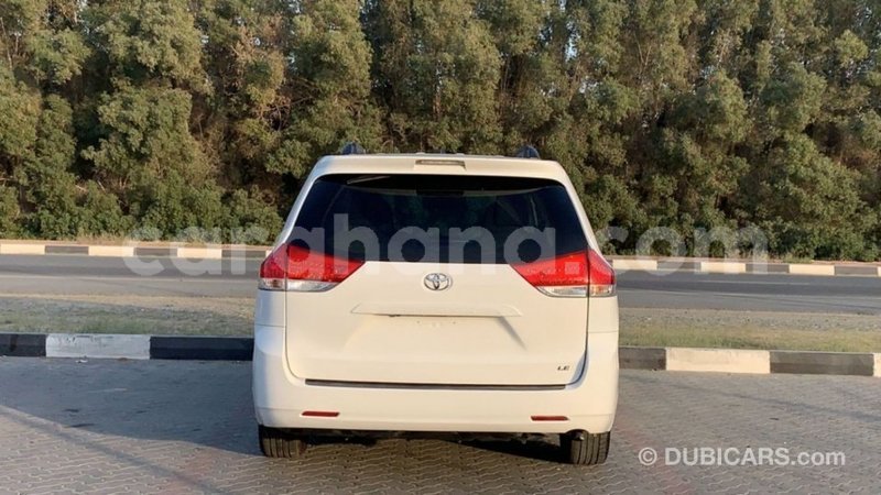 Big with watermark toyota sienna ashanti import dubai 41912