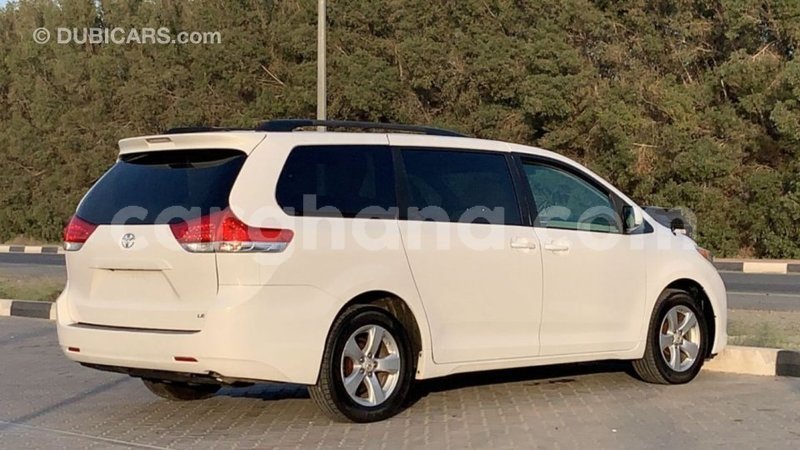 Big with watermark toyota sienna ashanti import dubai 41912