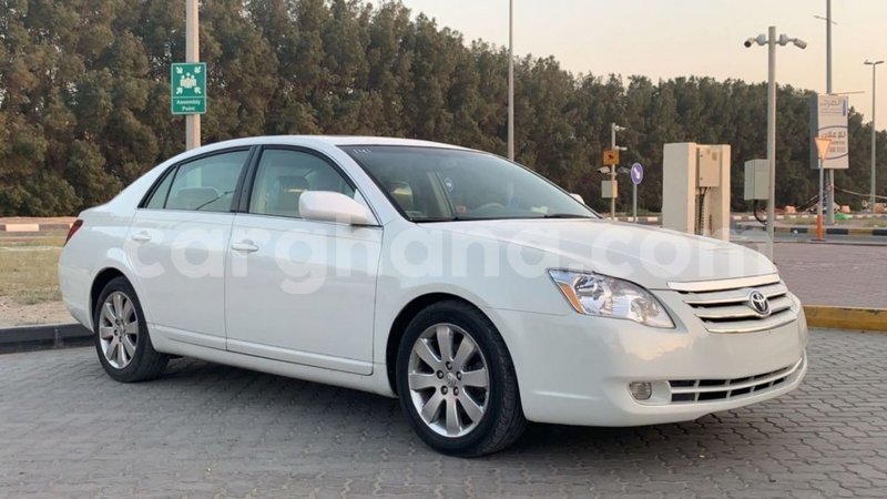 Big with watermark toyota avalon ashanti import dubai 41913