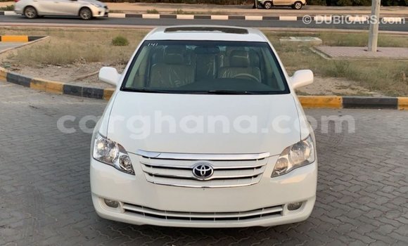 Ra Imported Toyota Avalon funfun Ọkọ̀ in Import - Dubai ni Ashanti Ra Imported Toyota Avalon funfun Ọkọ̀ in Import - Dubai ni Ashanti