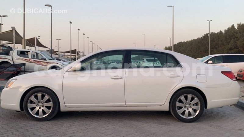 Big with watermark toyota avalon ashanti import dubai 41913