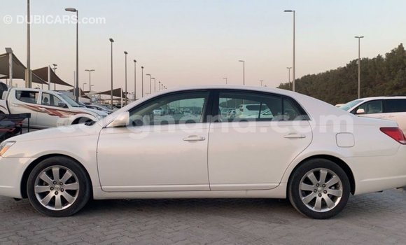 Ra Imported Toyota Avalon funfun Ọkọ̀ in Import - Dubai ni Ashanti Ra Imported Toyota Avalon funfun Ọkọ̀ in Import - Dubai ni Ashanti