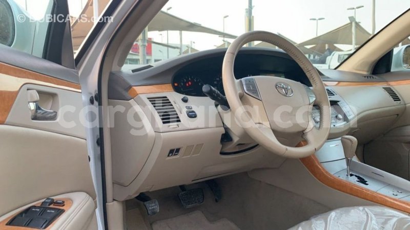 Big with watermark toyota avalon ashanti import dubai 41913