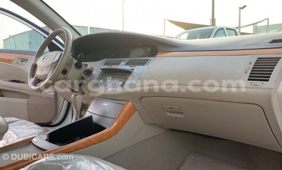 Ra Imported Toyota Avalon funfun Ọkọ̀ in Import - Dubai ni Ashanti Ra Imported Toyota Avalon funfun Ọkọ̀ in Import - Dubai ni Ashanti
