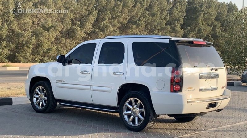 Big with watermark gmc yukon ashanti import dubai 41921