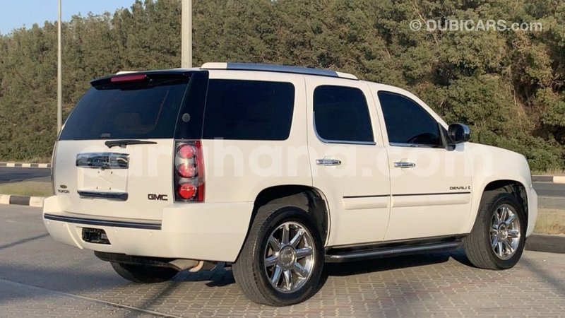 Big with watermark gmc yukon ashanti import dubai 41921