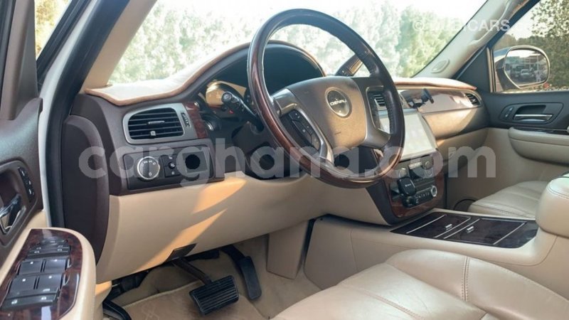 Big with watermark gmc yukon ashanti import dubai 41921