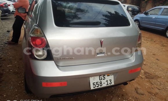 Sayi Na hannu Pontiac Vibe Azurfa Mota in Cape Coast a Tsakiya Sayi Na hannu Pontiac Vibe Azurfa Mota in Cape Coast a Tsakiya