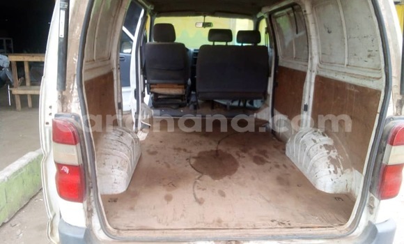 Sayi Imported Toyota Hiace White Mota in Ada a Gabas Sayi Imported Toyota Hiace White Mota in Ada a Gabas