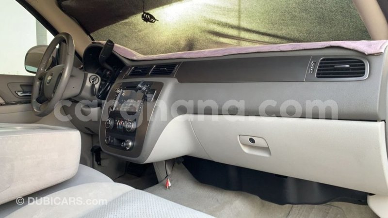 Big with watermark chevrolet tahoe ashanti import dubai 41941