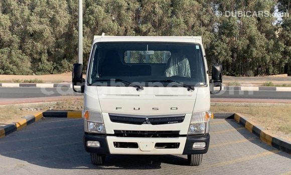 Ra Imported Mitsubishi Carisma funfun Ọkọ̀ in Import - Dubai ni Ashanti Ra Imported Mitsubishi Carisma funfun Ọkọ̀ in Import - Dubai ni Ashanti