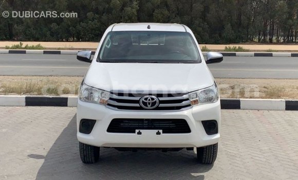 Ra Imported Toyota Hilux funfun Ọkọ̀ in Import - Dubai ni Ashanti Ra Imported Toyota Hilux funfun Ọkọ̀ in Import - Dubai ni Ashanti