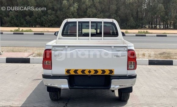 Ra Imported Toyota Hilux funfun Ọkọ̀ in Import - Dubai ni Ashanti Ra Imported Toyota Hilux funfun Ọkọ̀ in Import - Dubai ni Ashanti