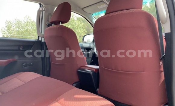 Ra Imported Toyota Hilux funfun Ọkọ̀ in Import - Dubai ni Ashanti Ra Imported Toyota Hilux funfun Ọkọ̀ in Import - Dubai ni Ashanti