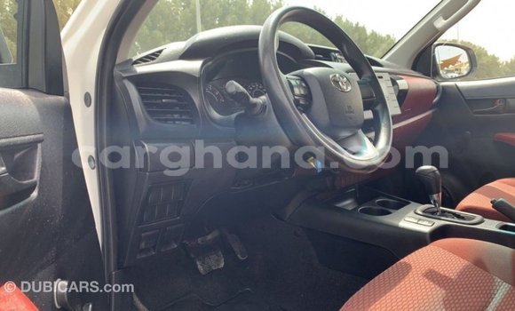 Ra Imported Toyota Hilux funfun Ọkọ̀ in Import - Dubai ni Ashanti Ra Imported Toyota Hilux funfun Ọkọ̀ in Import - Dubai ni Ashanti