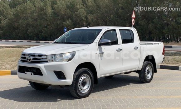 Ra Imported Toyota Hilux funfun Ọkọ̀ in Import - Dubai ni Ashanti Ra Imported Toyota Hilux funfun Ọkọ̀ in Import - Dubai ni Ashanti