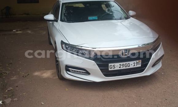 Sayi Na hannu Honda Accord White Mota in Accra a Greater Accra Sayi Na hannu Honda Accord White Mota in Accra a Greater Accra