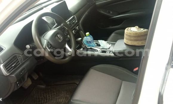 Sayi Na hannu Honda Accord White Mota in Accra a Greater Accra Sayi Na hannu Honda Accord White Mota in Accra a Greater Accra