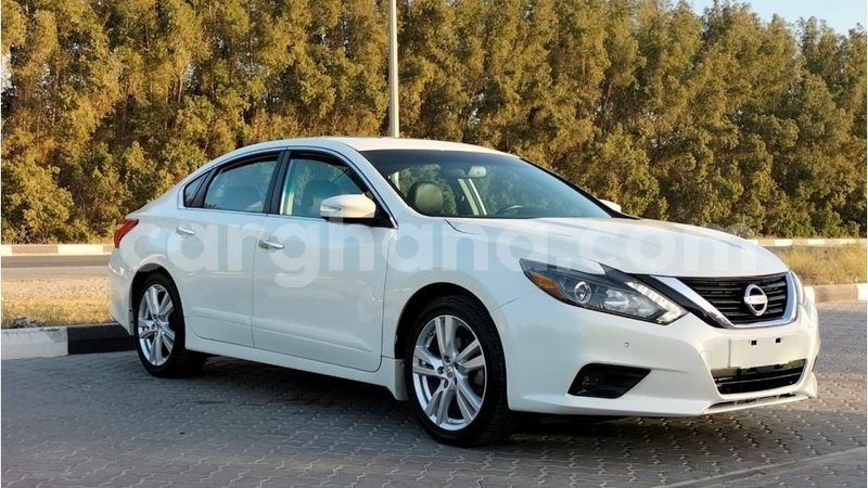 Big with watermark nissan altima ashanti import dubai 41985