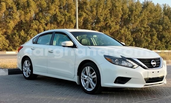 Buy Import Nissan Altima White Car in Import - Dubai in Ashanti Buy Import Nissan Altima White Car in Import - Dubai in Ashanti