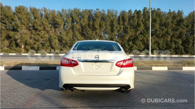 Big with watermark nissan altima ashanti import dubai 41985