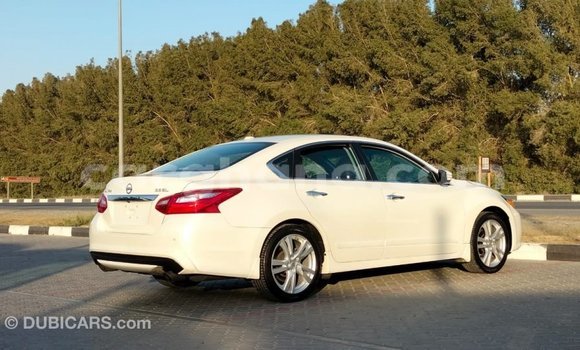 Buy Import Nissan Altima White Car in Import - Dubai in Ashanti Buy Import Nissan Altima White Car in Import - Dubai in Ashanti