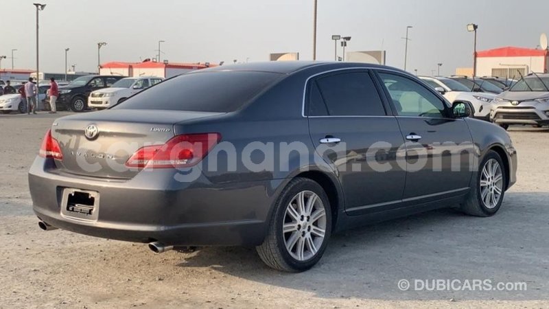 Big with watermark toyota avalon ashanti import dubai 41997