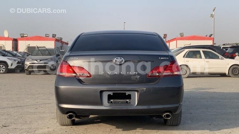 Big with watermark toyota avalon ashanti import dubai 41997