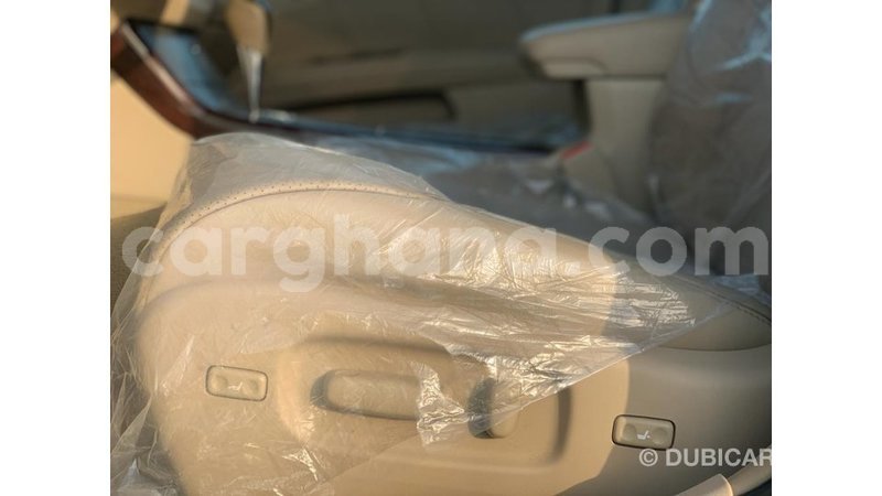 Big with watermark toyota avalon ashanti import dubai 41997