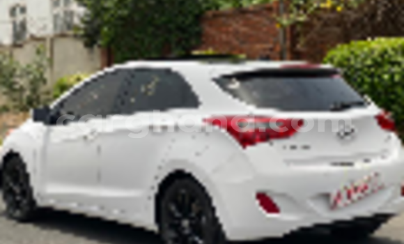 Buy New Hyundai Elantra White Car in Accra in Greater Accra Buy New Hyundai Elantra White Car in Accra in Greater Accra
