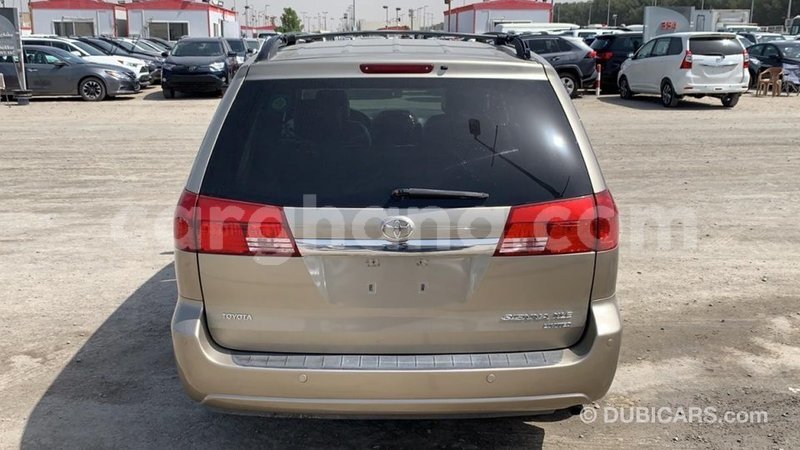 Big with watermark toyota sienna ashanti import dubai 42025