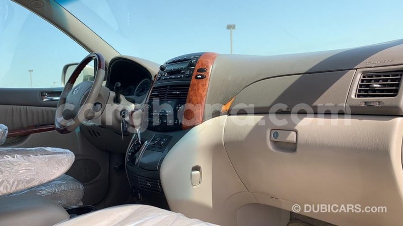 Big with watermark toyota sienna ashanti import dubai 42025